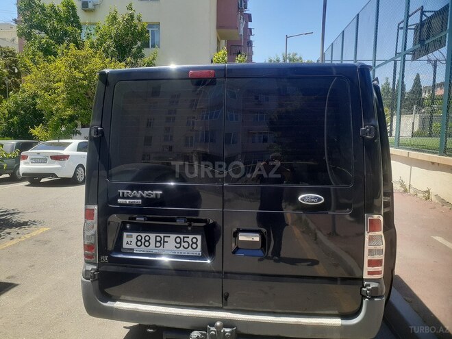 Ford Transit-5