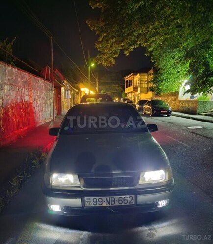 Opel Vectra-3