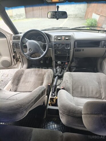 Opel Vectra-11