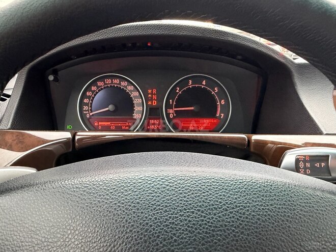 BMW 750-7