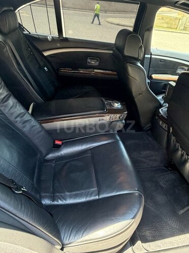BMW 750-10
