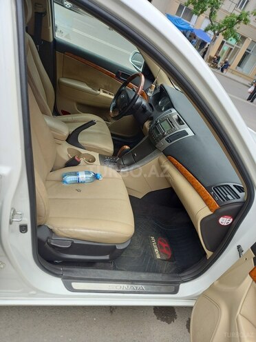 Hyundai Sonata-13