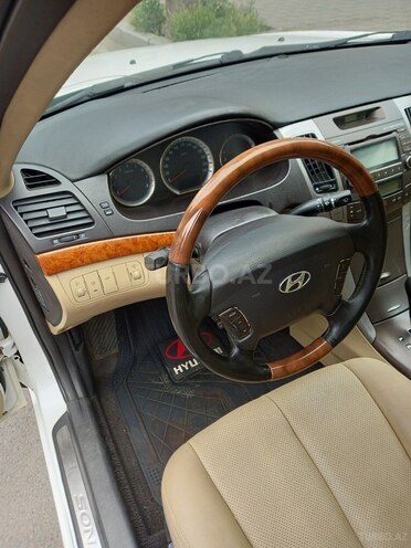 Hyundai Sonata-11