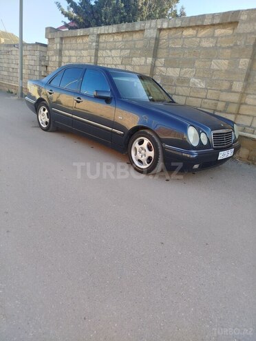 Mercedes E 240-7
