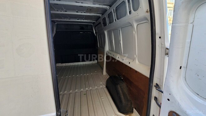 Ford Transit-6
