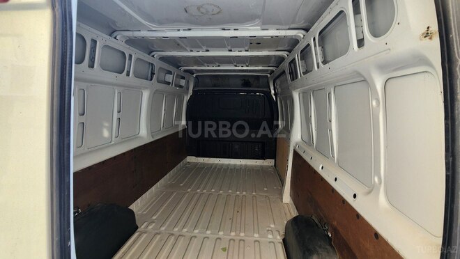 Ford Transit-10