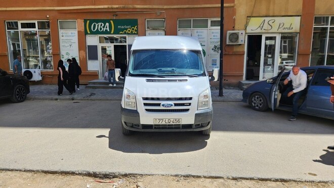 Ford Transit-1