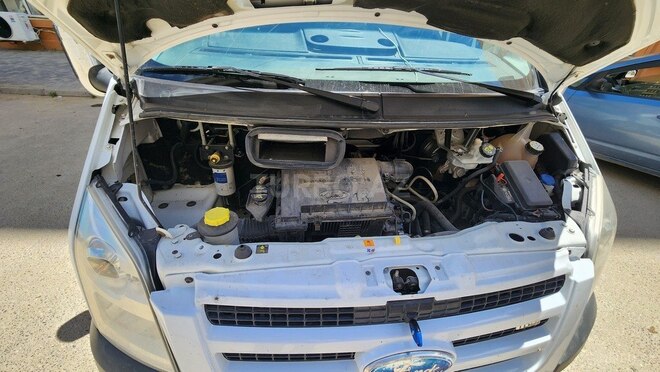 Ford Transit-4