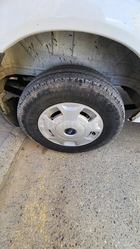 Ford Transit-3