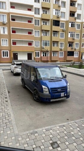 Ford Transit-9