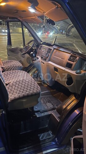 Ford Transit-4