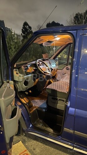 Ford Transit-5