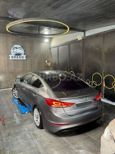 Hyundai Elantra-6