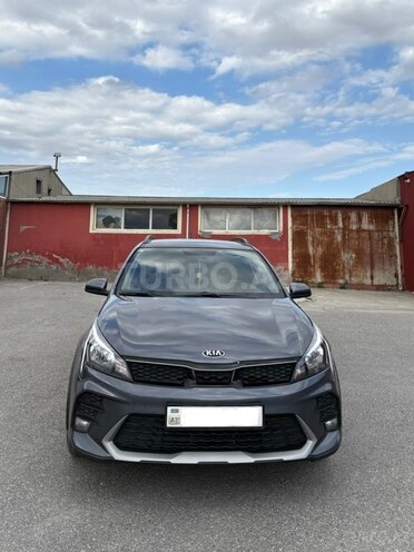 Kia Rio X-Line-2