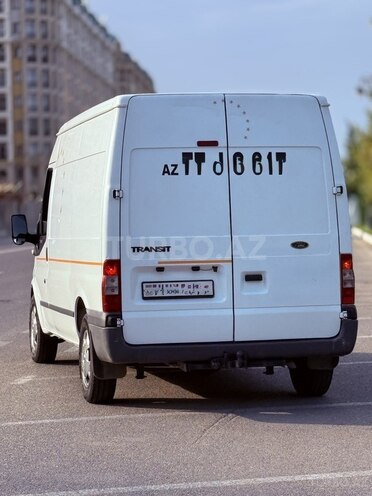 Ford Transit-5