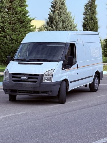 Ford Transit-10