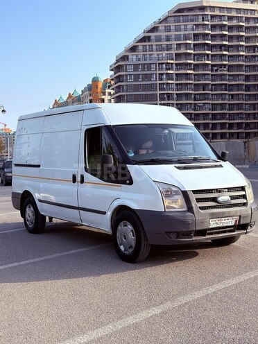 Ford Transit-15