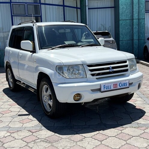 Mitsubishi Pajero io-2