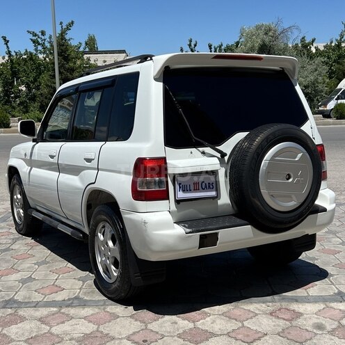 Mitsubishi Pajero io-5
