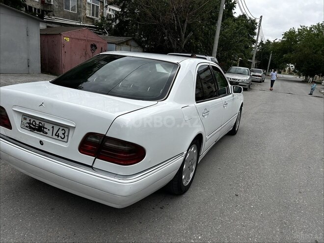 Mercedes E 220-8