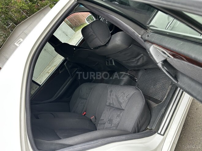 Mercedes E 220-6