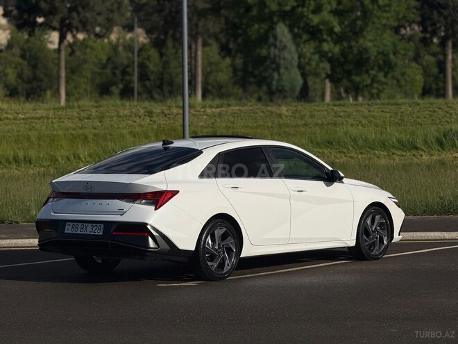 Hyundai Elantra-5