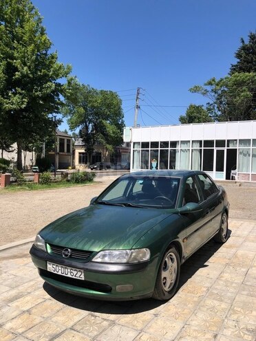 Opel Vectra-4