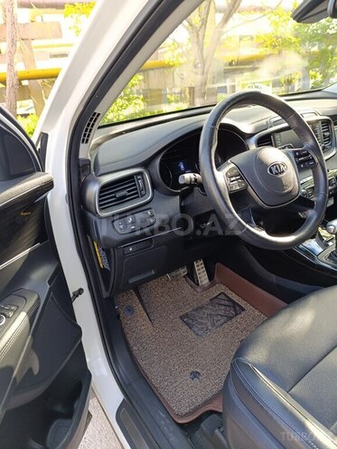 Kia Sorento-7
