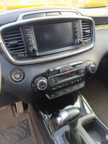 Kia Sorento-9