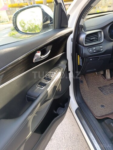 Kia Sorento-8