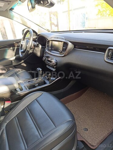 Kia Sorento-14