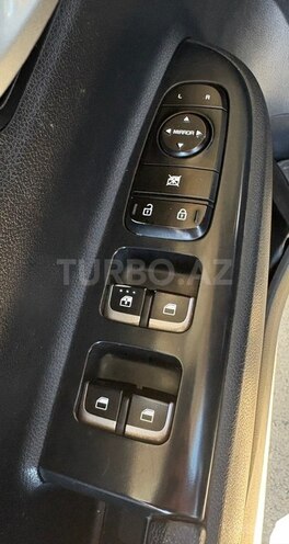 Kia Rio X-Line-13