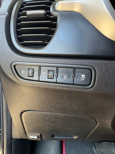 Kia Rio X-Line-12