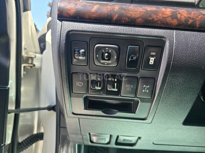 Toyota Land Cruiser-8