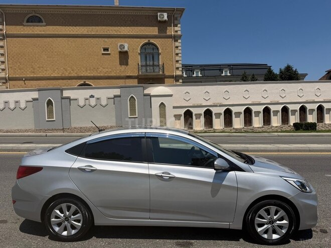 Hyundai Accent-9