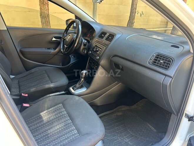 Volkswagen Polo-8