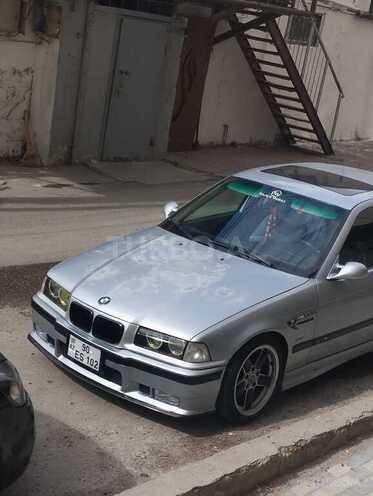 BMW 320-2