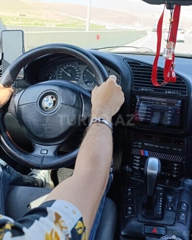 BMW 320-6