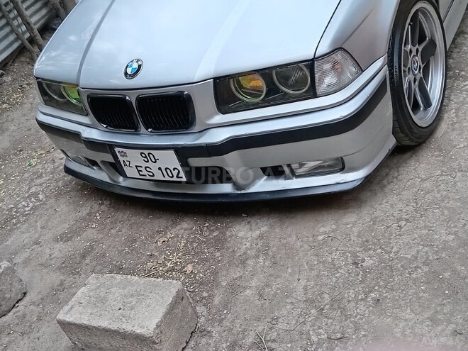 BMW 320-9