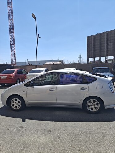 Toyota Prius-2