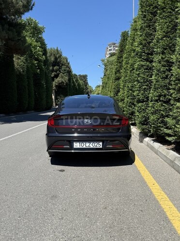 Hyundai Sonata-4