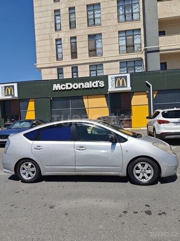 Toyota Prius-3