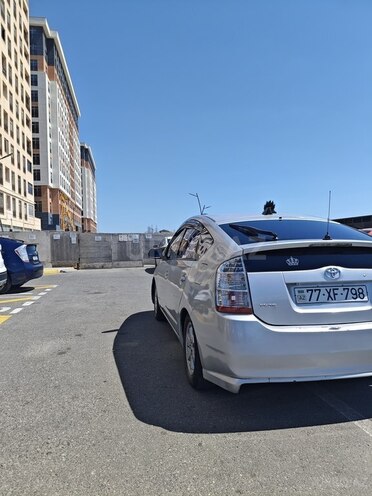 Toyota Prius-4