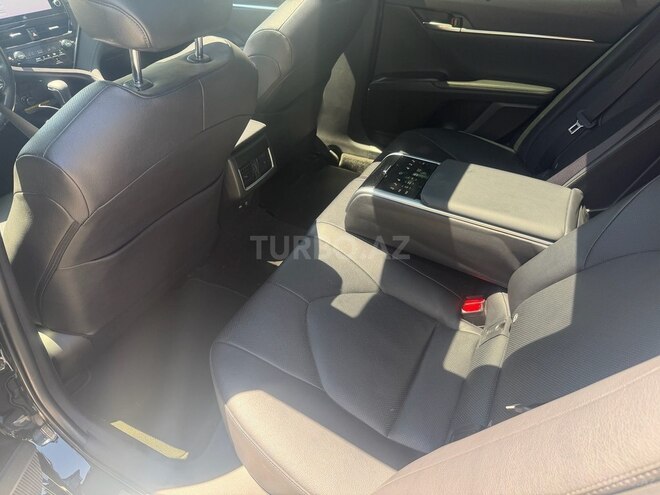Toyota Camry-12