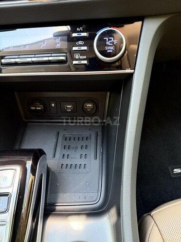 Hyundai Sonata-12