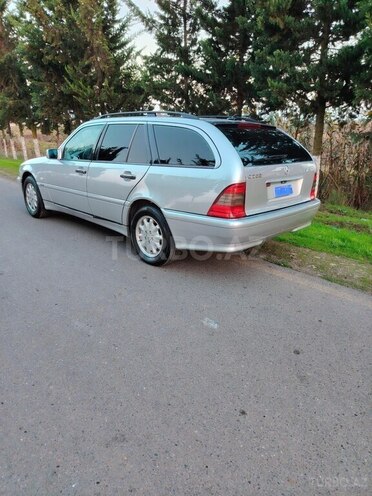 Mercedes C 200-2