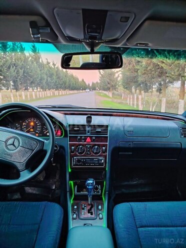 Mercedes C 200-11