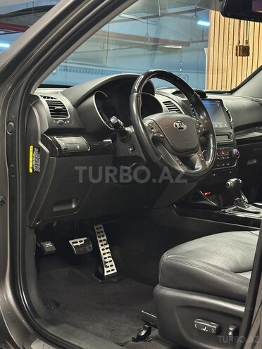 Kia Sorento-8
