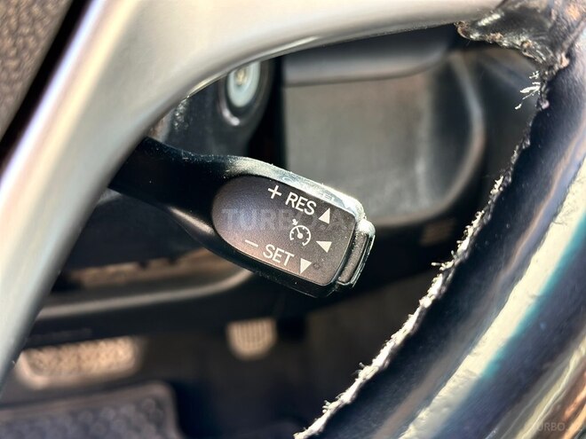 Toyota Camry-14