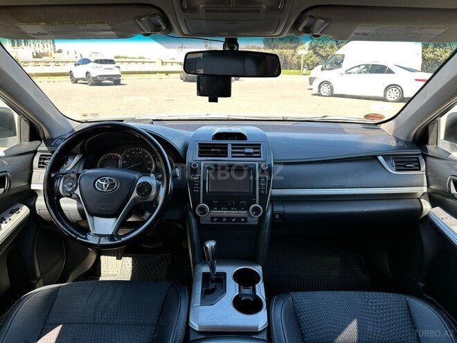 Toyota Camry-6
